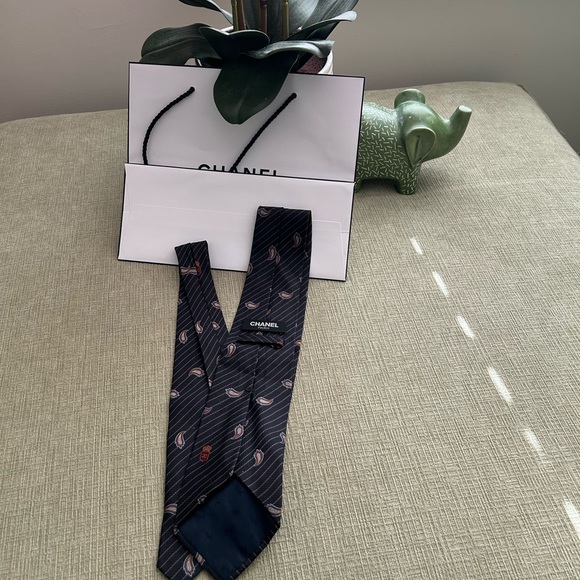 CHANEL Authentic Men’s Luxury Necktie - Picture 5 of 6